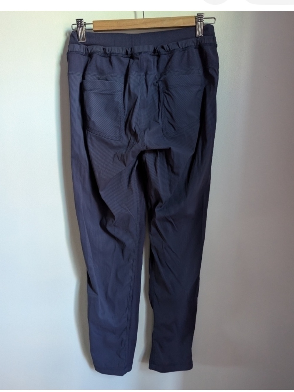 LULULEMON Navy Blue Dance Studio Athleisure Athletic Capri Pants Size 6